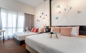 Resort Suites At Pyramid Tower By Gl Staycation